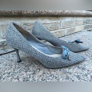 Beautiful heels, worn a couple of times.